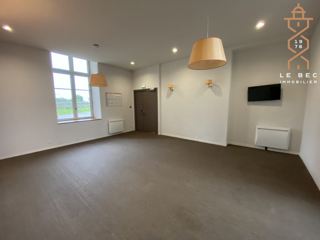 Bien: Appartement 85m², au Rez de Chaussée d'un Château rénové à Baden.