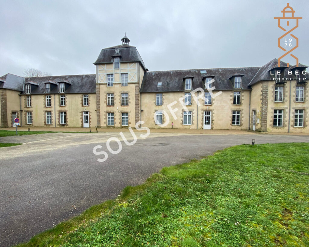 Bien: Appartement 85m², au Rez de Chaussée d'un Château rénové à Baden.
