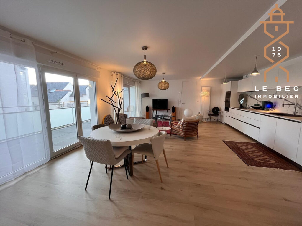 Bien: Appartement à vendre 2Pièces, 84 m² divisible en plein cœur de Carnac