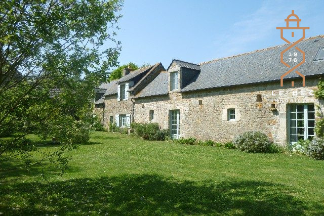 Bien: Corps de ferme avec piscine à Crac'h