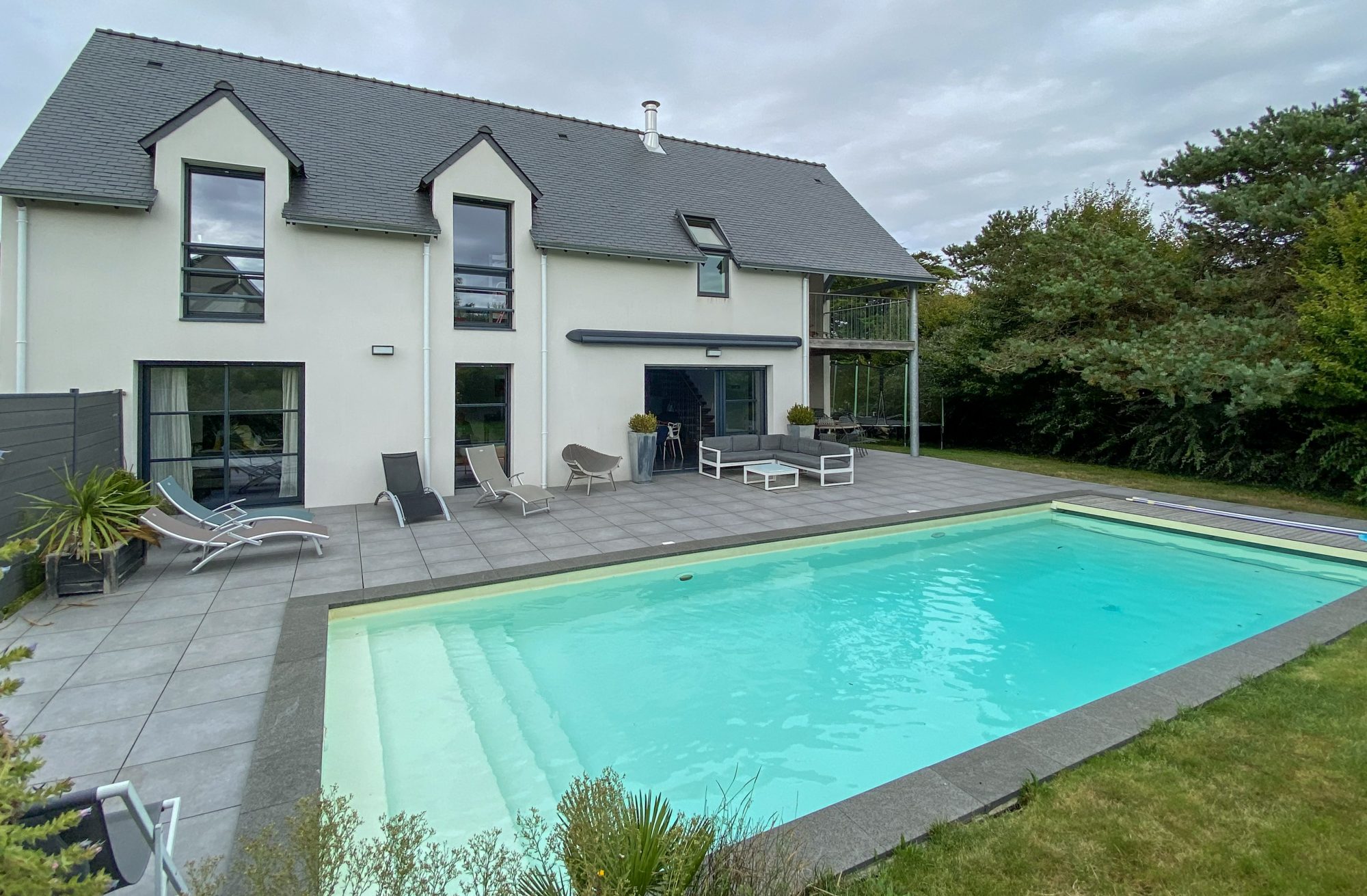 Bien: Maison contemporaine avec piscine à Carnac