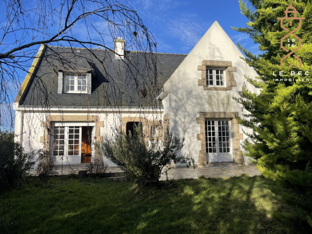 Bien: Maison, 4 - 5 chambres , 138m² habitables sur terrain de 980m² à CARNAC