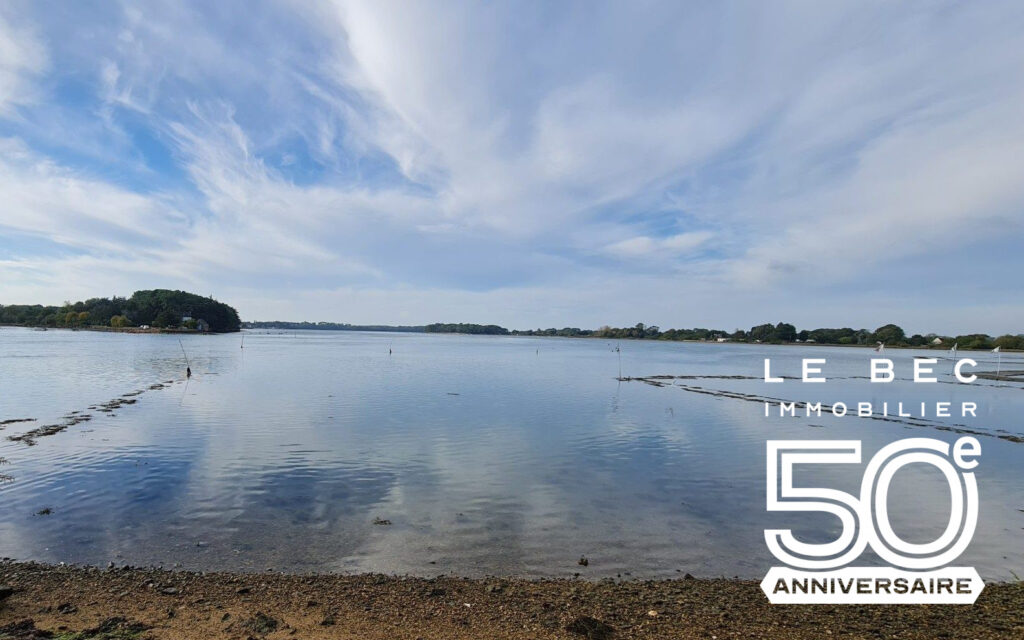 Bien: Maison rénovée vue sur Ria, 3 chambres, à vendre à Locoal-Mendon