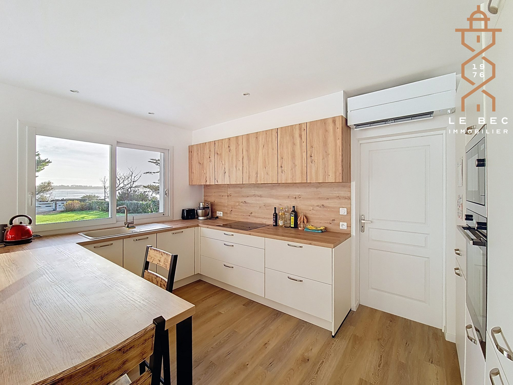 Bien: Maison rénovée vue sur Ria, 3 chambres, à vendre à Locoal-Mendon