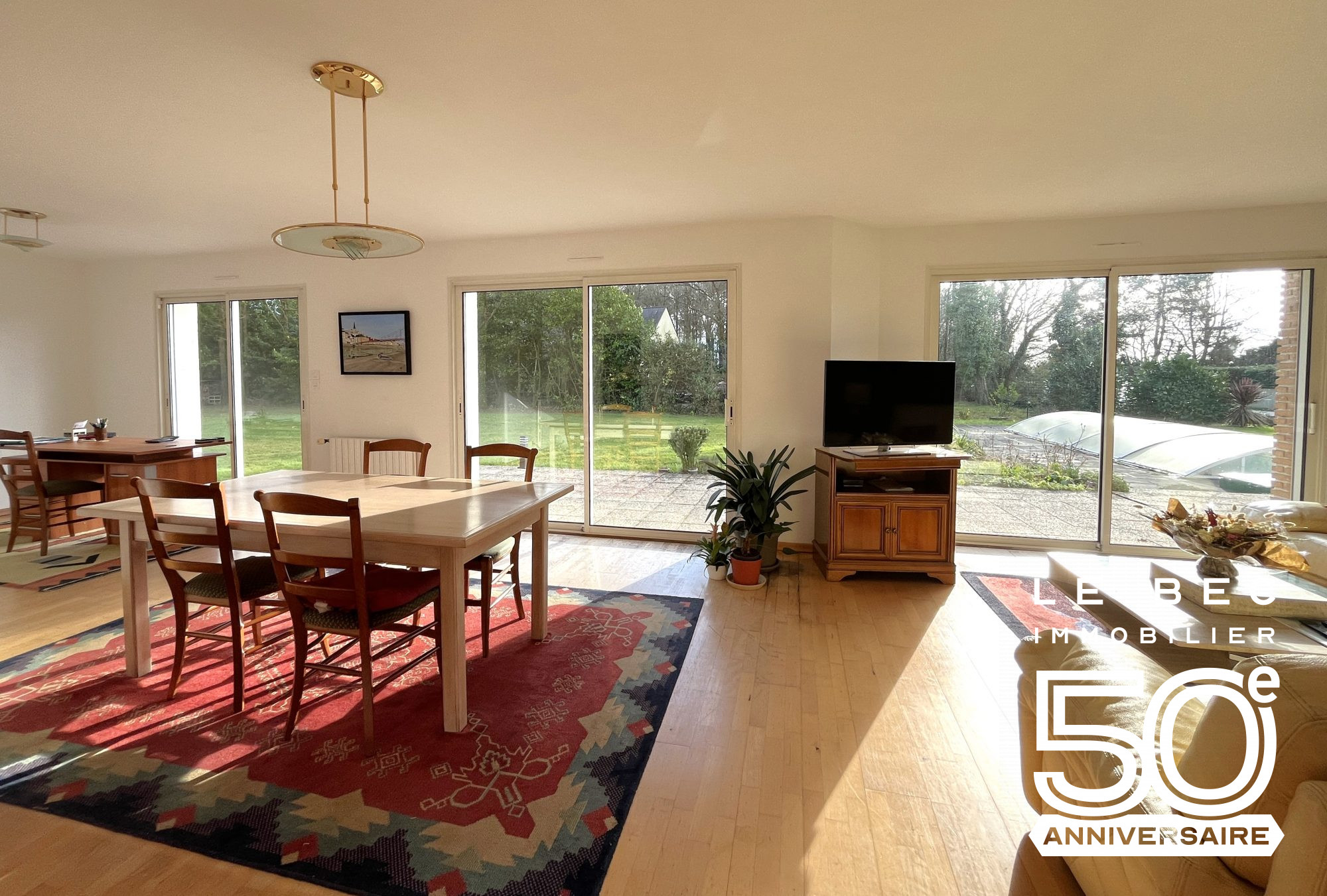 Bien: Maison familiale spacieuse sur terrain de 5800m² à Vendre - PLOUGOUMELEN