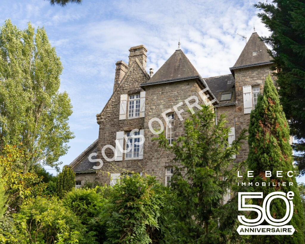Bien: Propriété d'exception à Vendre à CARNAC