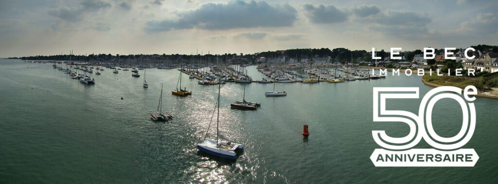 Bien: Terrain 1000m² à Vendre à La Trinité-sur-Mer, à environ 10 minutes à pied du Port